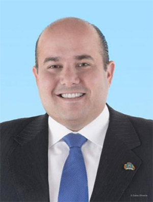 Dr. Roberto Cláudio